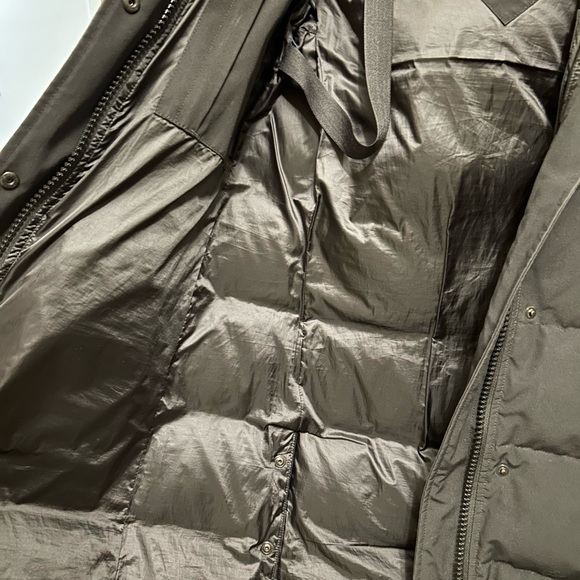 Canada Goose Jacket - Picture 6 of 13